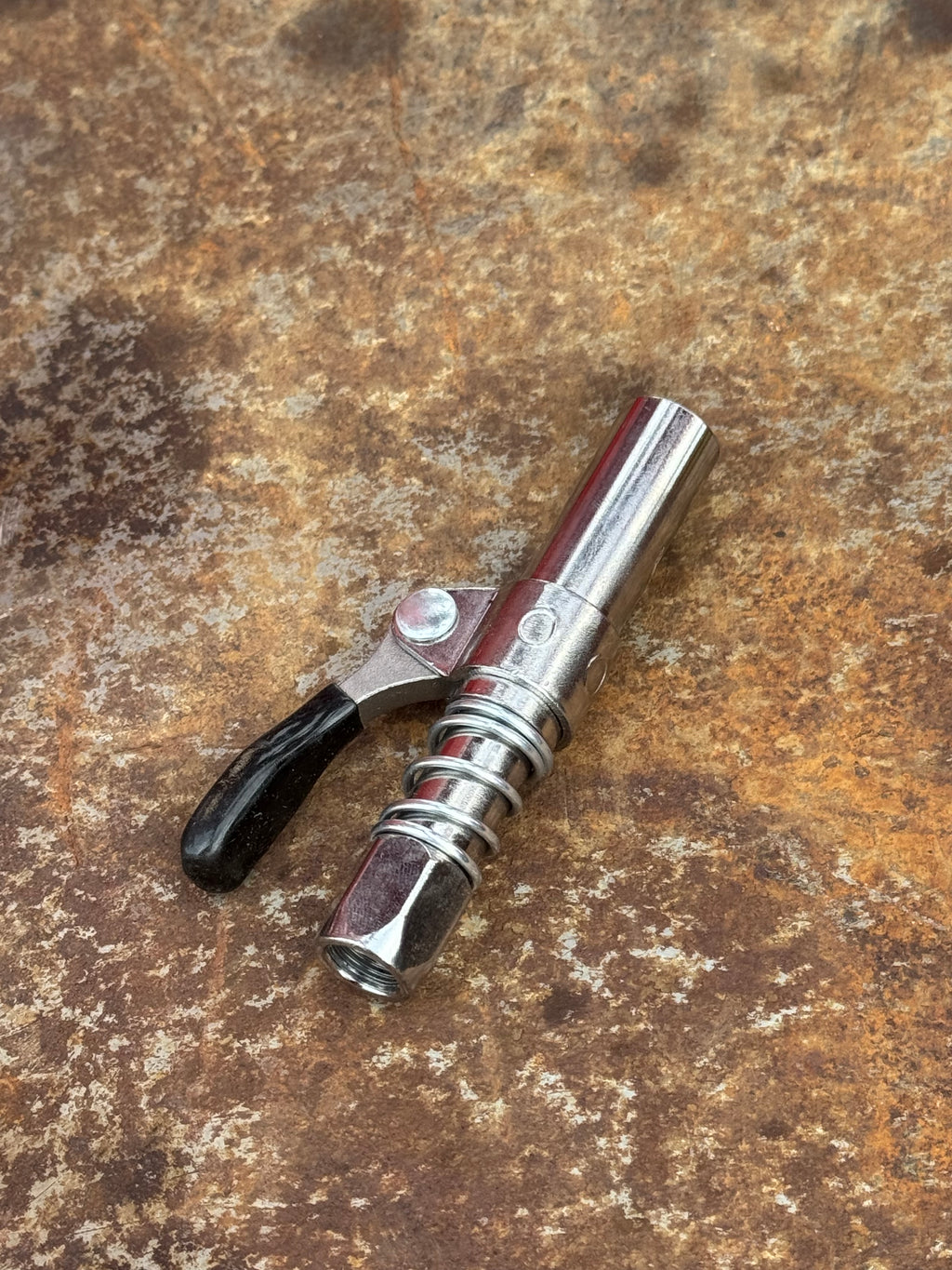 Locking Grease Gun Coupler