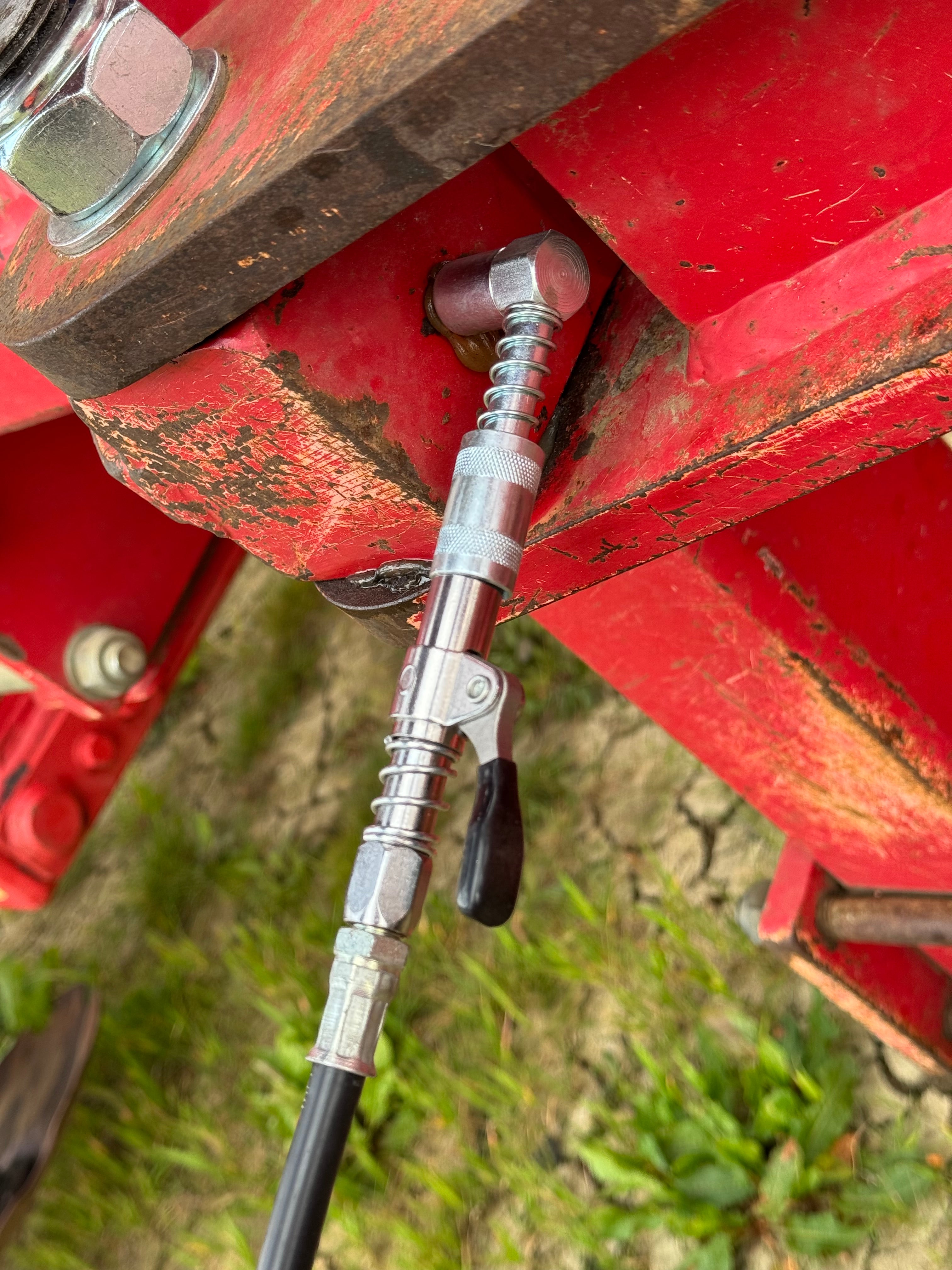 90° Grease Coupler