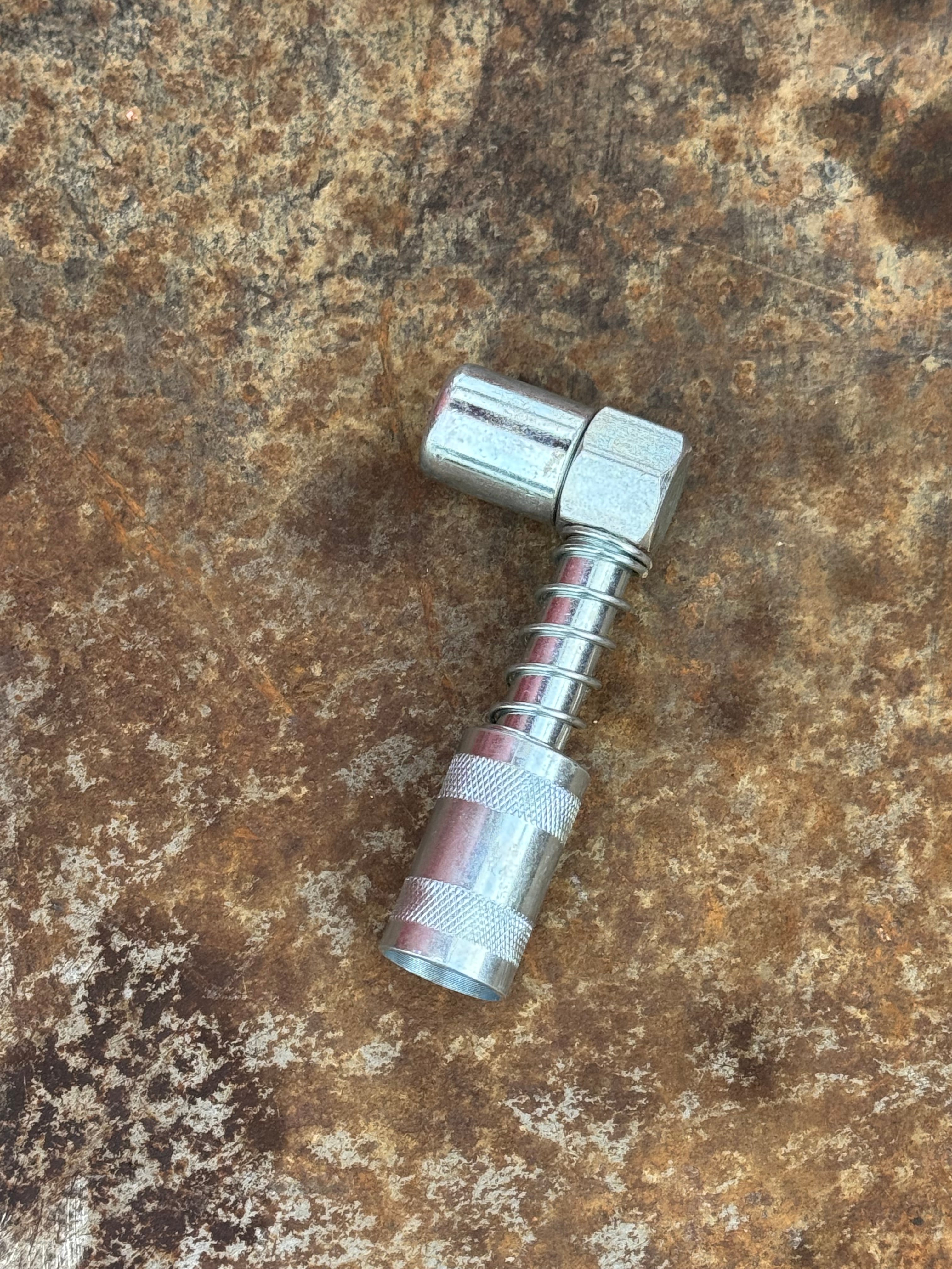 90° Grease Coupler